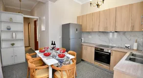 Elli's Private House - Image 5