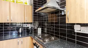 Fabulous 2 Bedroom Apartment in London Bridge - Image 2