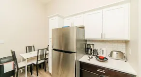 Studio Suite - No Steps - Walkable & Free Parking - Image 2