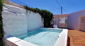 Casa Típica com Pátio e Tanque - Image 3