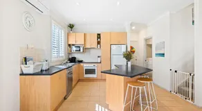 Bec's Beach House Getaway - Image 5