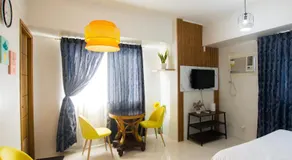Casa - Chic Pool View Studio Near Ayala Mall - Image 2