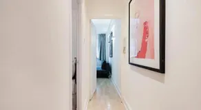 Charing Cross Urban Apartment - Image 3