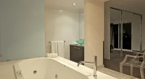 Zero Davey Boutique Apartment Hotel - Image 2