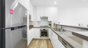 Modern 2BR Apt with Parking Walk to ICC & CBD & Darling Harbour & Chinatown - Image 5