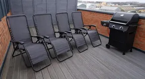 2 Bedroom penthouse flat in Dartford with free parking and next to station - Image 4