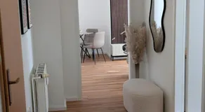 Komplett renovierte Design-Wohnung in Stadtnähe - Image 3