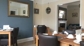 The Alendale Guesthouse - Image 4