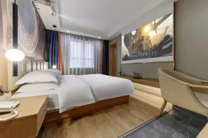 Instant Luxury Hotel - Image 2