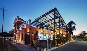 Entire Townhouse in Heart of Echuca's Port CBD - Treehouse Hideouts - 15 guest capacity - Image 3