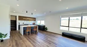 Spacious Luxury Home 8BR Estate Private Ensuites - Image 3