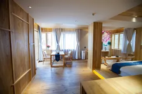 YQ【言浅】家庭套房/宽窄巷子景区内/近地铁/免费早晚餐/Spa体验/古色古香川西民居 - Image 5