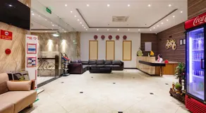 Maple Leaf Hotel & Apartment - Image 4