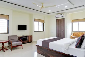 Townhouse Hotel Classy Stay - Image 2