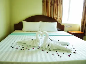 Golden Star Inn - Image 2