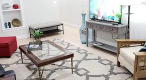 Spacious & Bright home In Bloomingdale/ Truxton DC - Image 3