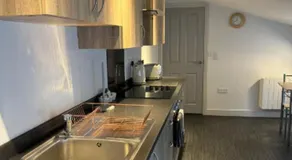 Unique, Large 2 bedroom Flat - Image 3