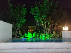 Utra·Dianchi Villa Hotel - Image 2