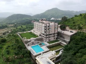 Namoka Mount Valley Resort - Hill Views & Veg Only - Image 1