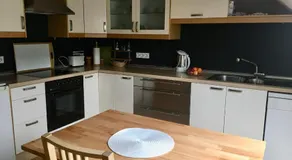 Appartamento accogliente e familiare con barbecue e giardino - Image 3