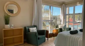 Waterfront 2 Bedroom Apartment - Image 2