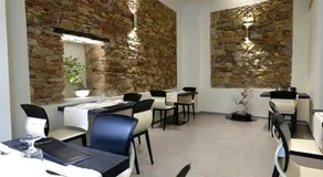 EOS Room and Breakfast - Image 2
