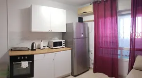 Cozy Flat with Parking well-placed near TLV Airport - Image 4