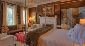 Inn at Court Square - Image 2