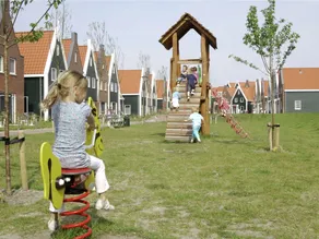 Restyled apartment in Volendam style on the Markermeer - Image 2