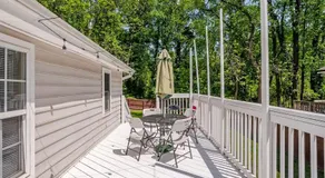 Modern 3-bedroom, big fence yard, Pets stay free - Image 3