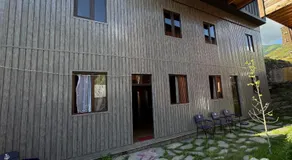 Chazhashi Guesthouse - Rooms with Private Bathrooms - Image 3