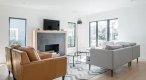 Modern Bungalow with a Pool in Larchmont Village - Image 4