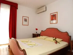 Sun Rose Apartments Sveti Stefan - Image 4