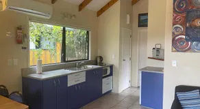 Kerigold Secluded Chalets Motel - Image 3