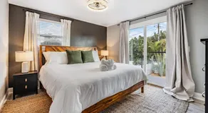 Heated Pool & Game Room Pet Friendly Near Stadium & Airport - Image 2
