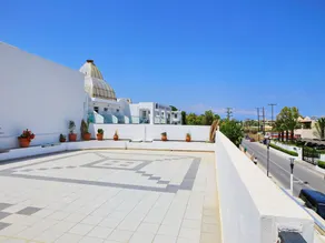 Apartment in Adelianos Kampos - Image 5