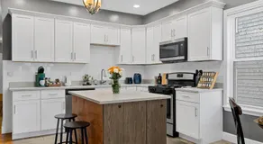 FIFA! Direct Train to Gillette - Spacious Modern 3BR - FREE Parking - Heart of Boston - Image 3