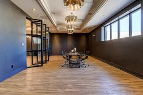 Dream Suites Near YYZ Airport - Image 3