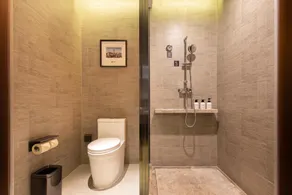 Atour Hotel Zhongshan North Station V-PARK Plaza - Image 2