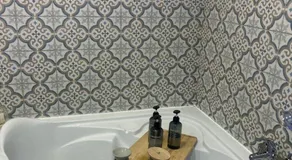 Suite Une Bulle d Evidence avec baignoire spa - Image 4