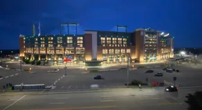 Green Bay Packer Game House or Resch Expo less than 1 mile from Lambeau Field - Image 4