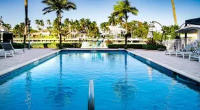 Modern 2BR Apartment at Spanish River - Walk to Beach - Image 3