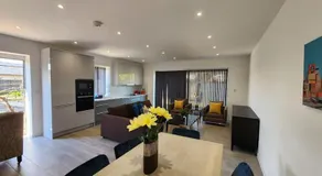 Paradigm Court, Luxury 2-Bedroom Apartment F3, Oxford - Image 2
