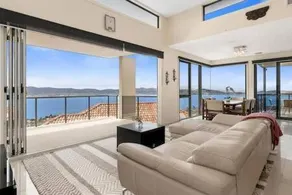 The View Sandy Bay 5 bedroom - Image 2