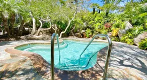 G7 - Cozy Beach Cottage - Image 4