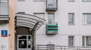 New! Studio with 3 Beds - Easy Access to Airport, City Center & WUM - Image 5