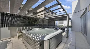 'blue Bay Bliss' - Private Spa - Luxury Apartment - Image 5