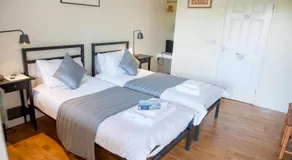 Cowbridge Cabins - Image 3