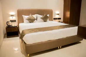 ASPEN TREE HOTEL - Image 2