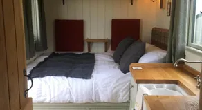 40 Bernisdale - Shepherds Hut - Image 2